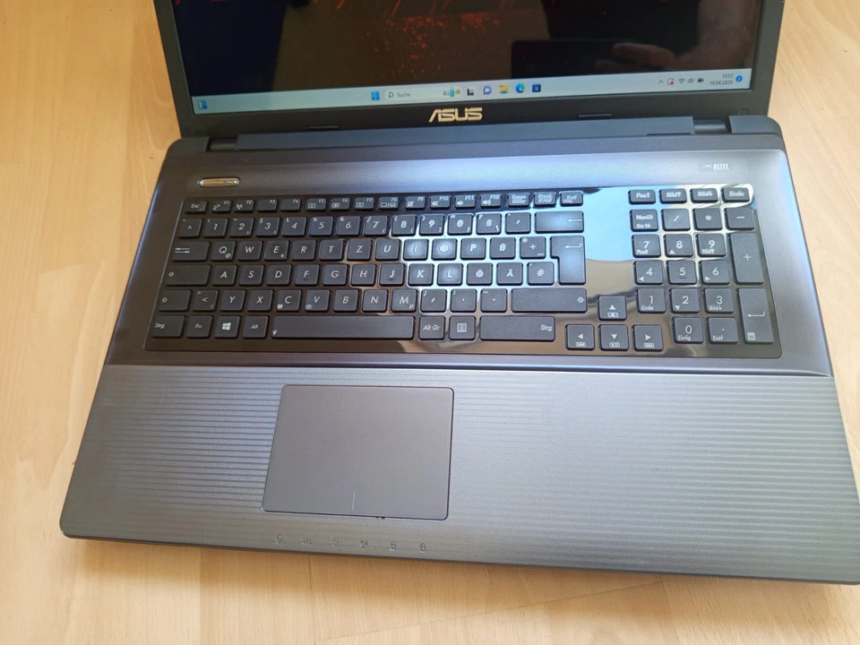 Asus K95V 18;4, Zoll ,Full HD,Quad Core I7 3610QM,.32GB  2 TB SSD.3 TBHDD Win 11 - Bild 2 von 4