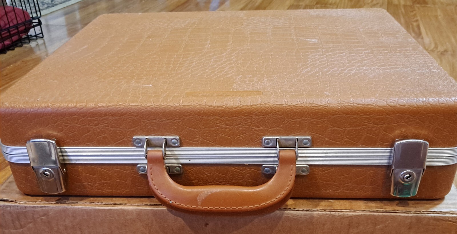 VINTAGE DOSKOCIL Gun Guard Pistol Case 17"x14"x5" Hard Side Padded