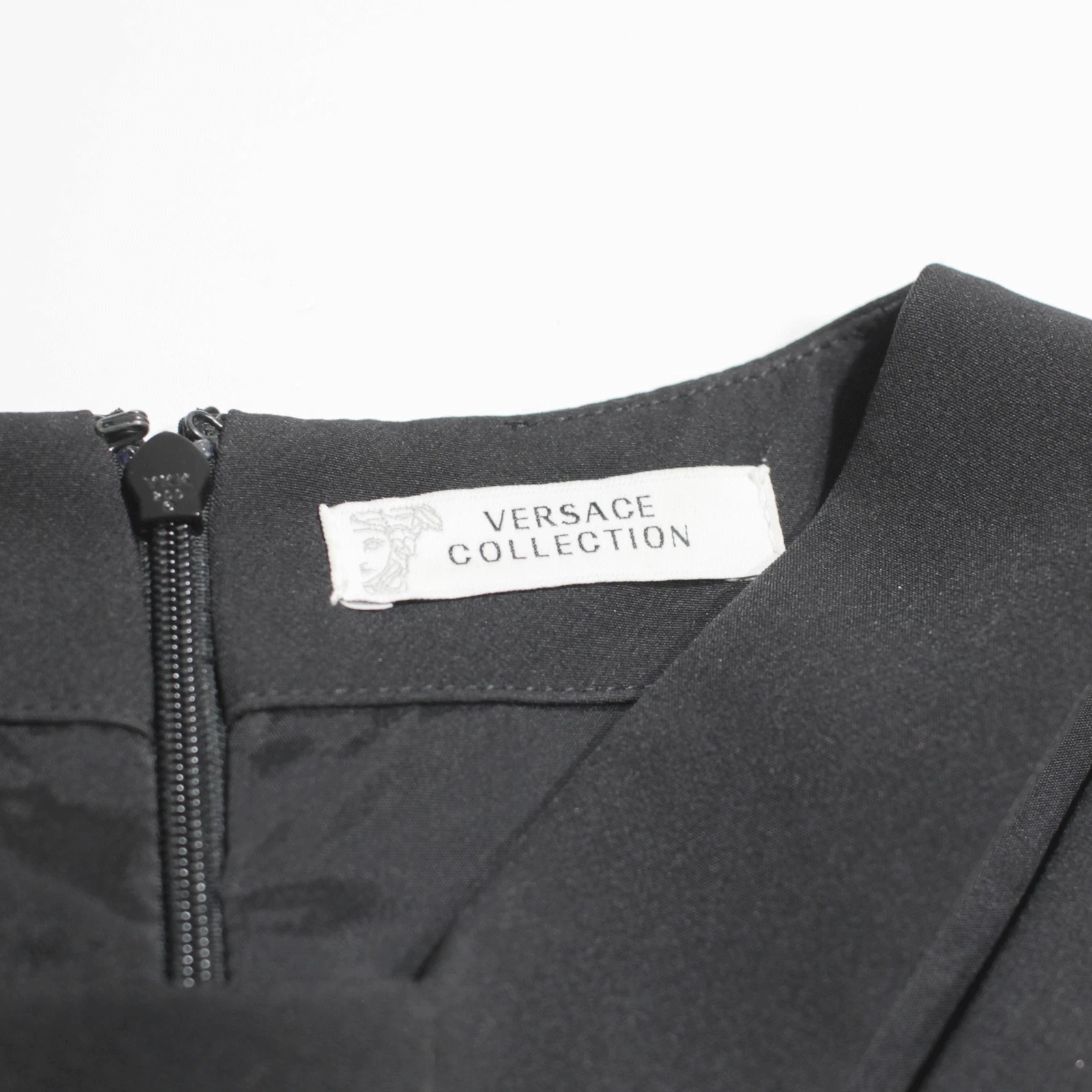 VERSACE COLLECTION abito a tubino ritagliato nero senza maniche lunghezza ginocchio donna UK 8