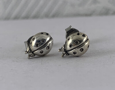 Sterling Silber kleine Marienkäfer Ohrstecker Ohrstecker 9 mm x 6 mm