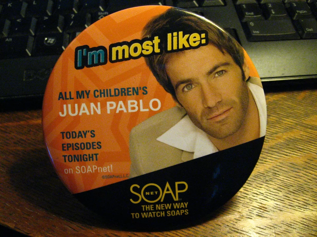 All My Children Juan Pablo Renato Ruiz de Vasquez Lapel Pin - Tomy Dunster  Soap