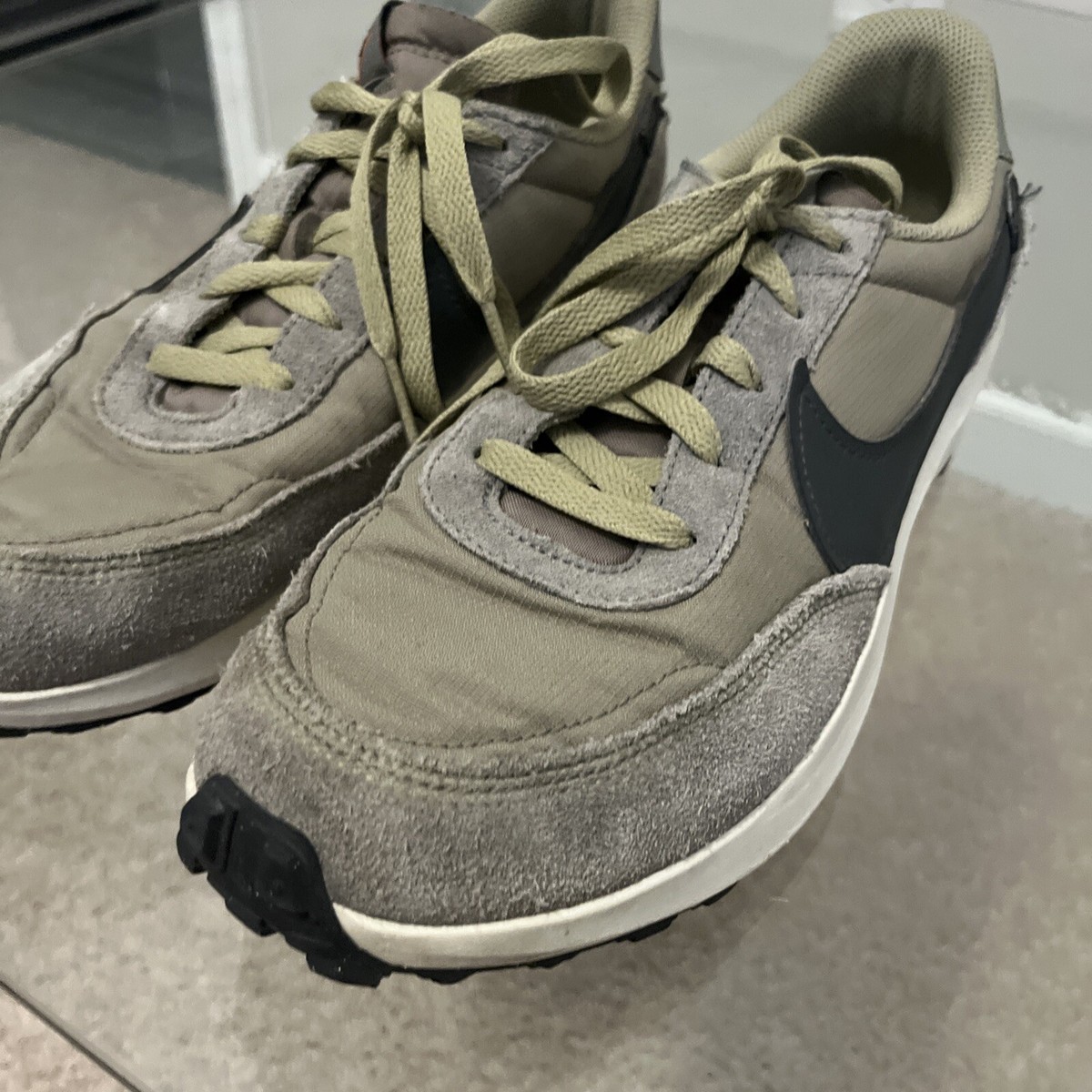 Nike Waffle Debut SE Low Neutral Olive/Dark Stucco Mens Size  display picture 2