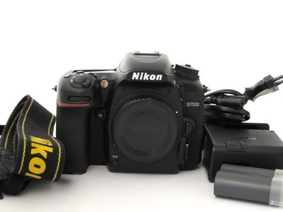 Nikon D7500 Digitalkamera mit 9.800 Auslösungen Gewährleistung 1 Jahr