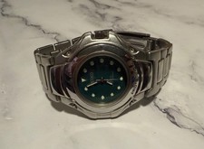 Imagen de Vintage Seiko Quartz Green Dial Water Resistant Stainless Steel Men's Watch