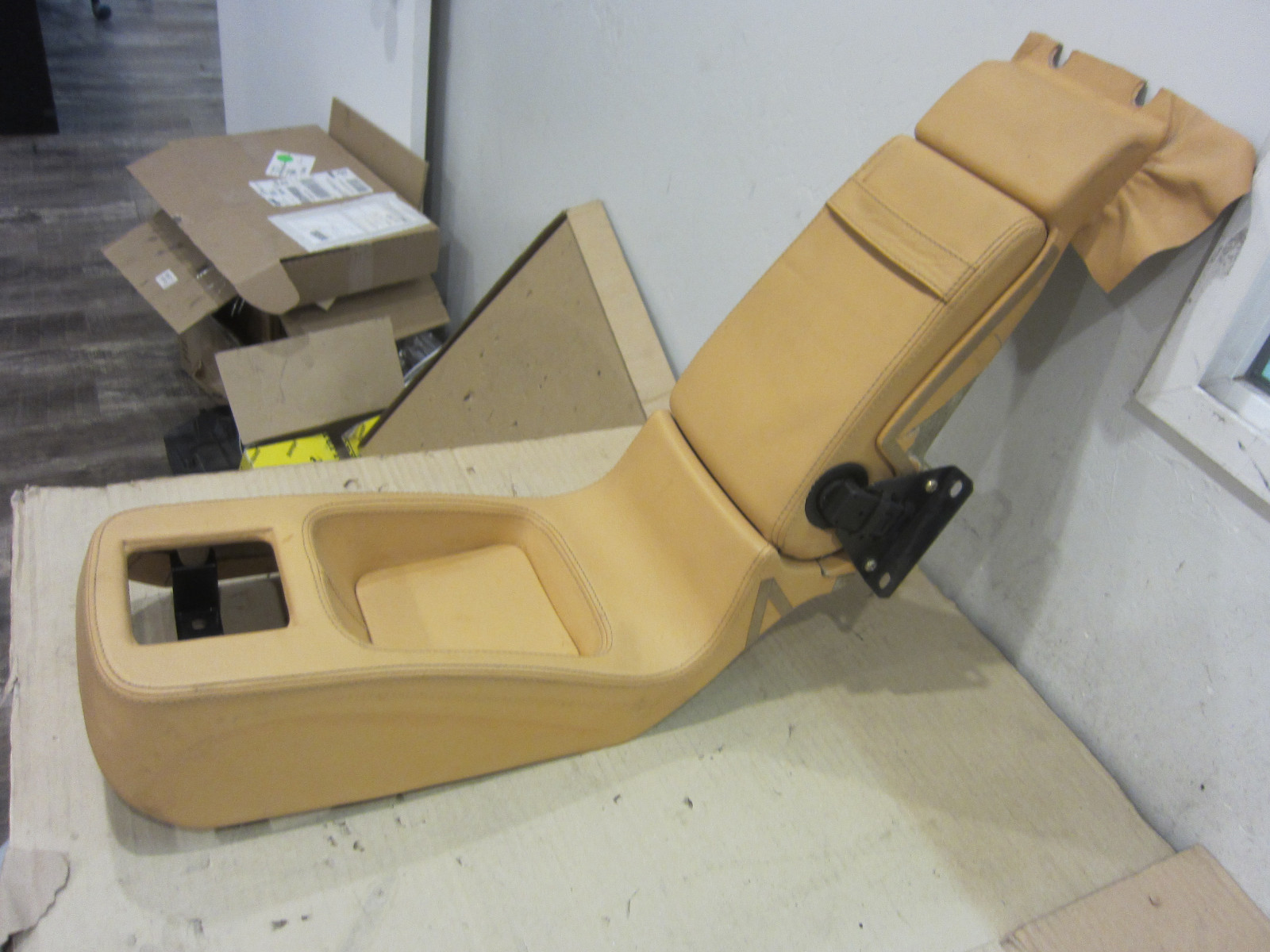 Ferrari 456 M-GT / GTA - Rear Center Console Complete - Beige - P/N 65413900