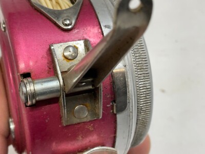 VINTAGE MARTIN N0. 81 MOHAWK RED & SILVER AUTOMATIC FLY