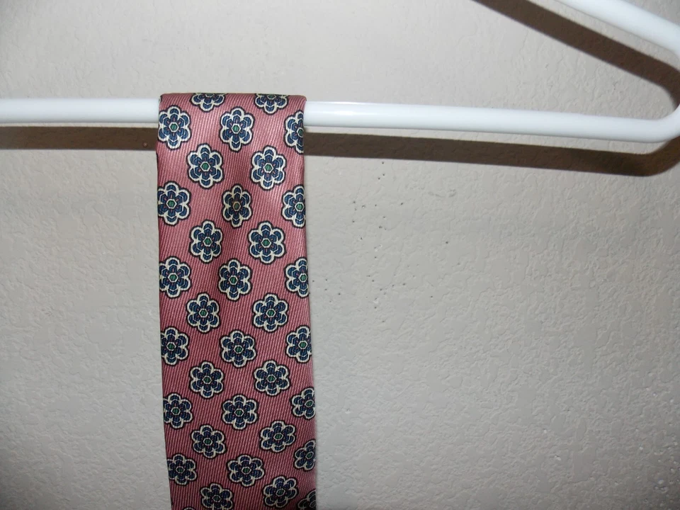 Corbata Burberry London Medallón Amarillo Seda Cuello Foto 4 de 4