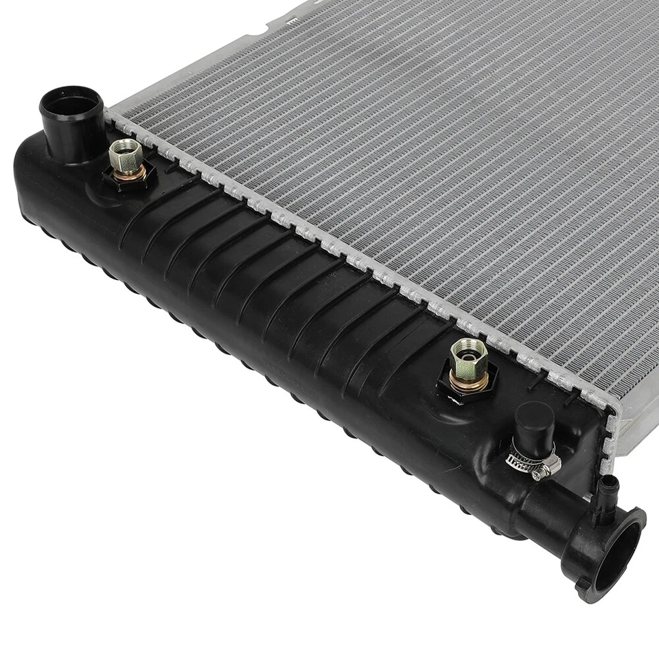 Radiator For 01-02 Chevrolet Silverado 2500 2001-2004 Chevrolet Silverado 3500 Foto 3 de 4