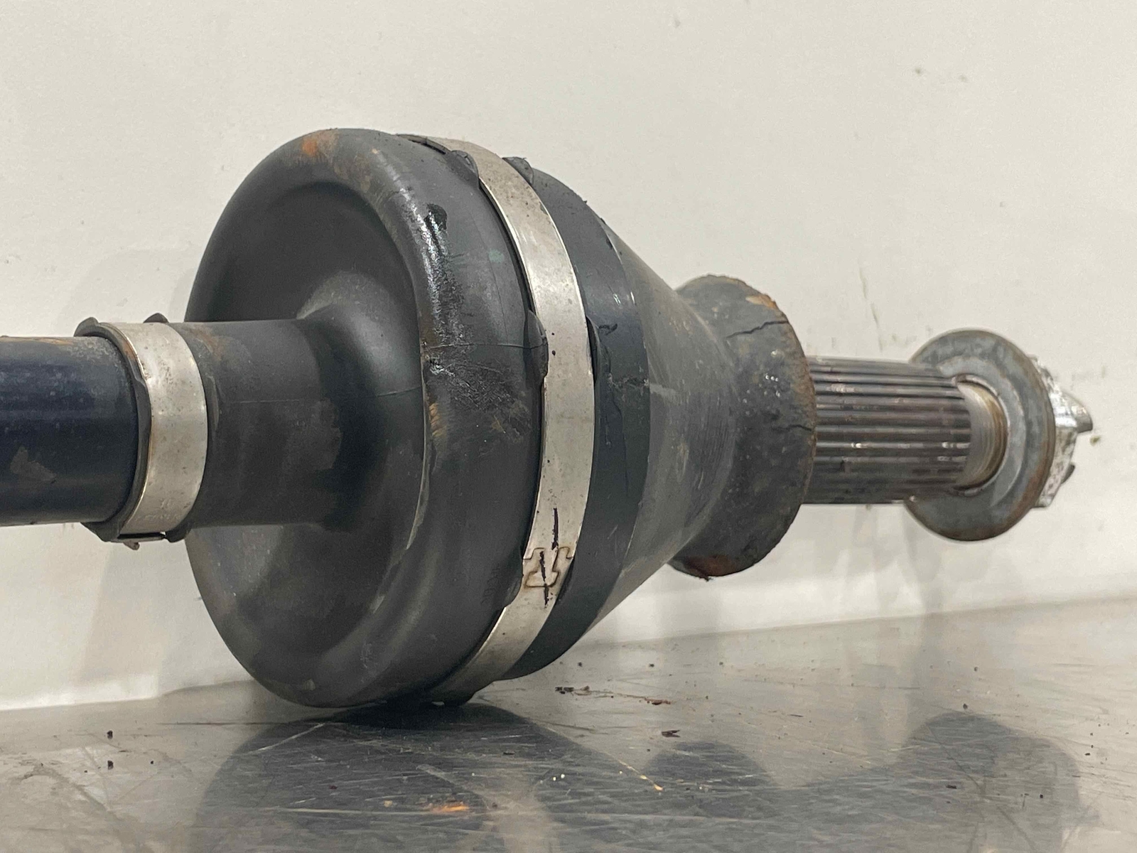 2014 Maserati Ghibli 3.0 OEM Passenger RH Right Rear 56K Axle Shaft 06700054 AWD