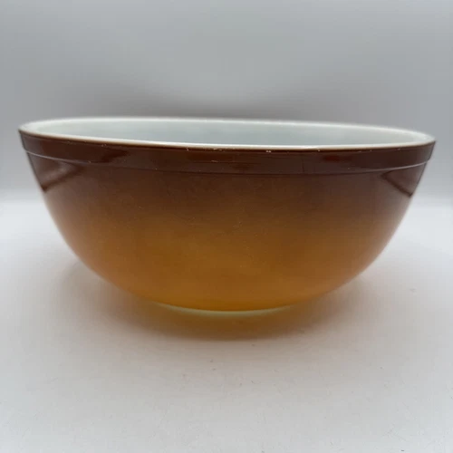 Vintage Pyrex 404 Brown Ombre 4 Quart Mixing Bowl