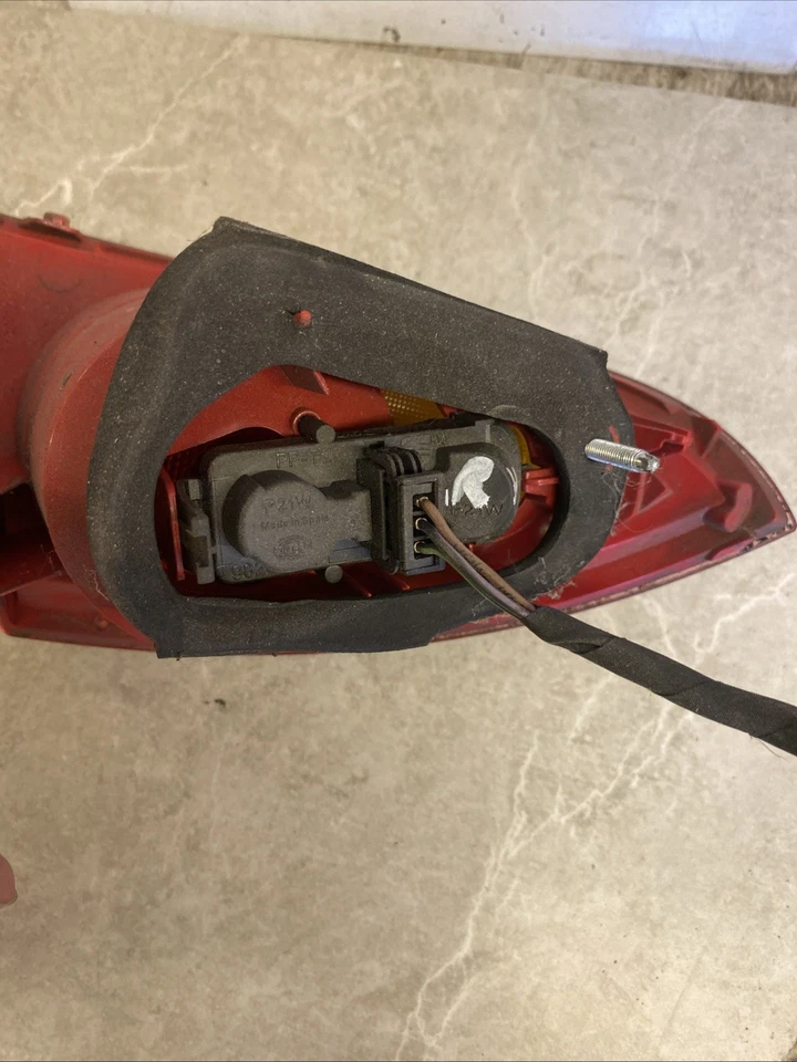 SEAT LEON FR 2007 fuera de juego lado derecho del conductor luz trasera luz exterior Foto 4 de 4