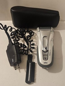 Braun Series 3 370 Rechargeable Men's Electric Shaver w/ Charger, Brush & Case