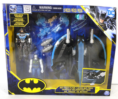 DC Comics Spin Master 4'' Batman Bat Tech Flyer with 2 Figures and 10 Accessories