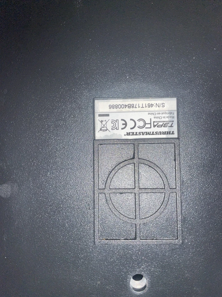 Juego de pedales Thrustmaster T3PA para simuladores de carreras Xbox One y PC Foto 4 de 4