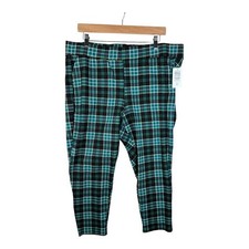 Torrid Women's Crop Pocket Premium Legging Size 3 US Size 3X 22-24 Plaid Green
