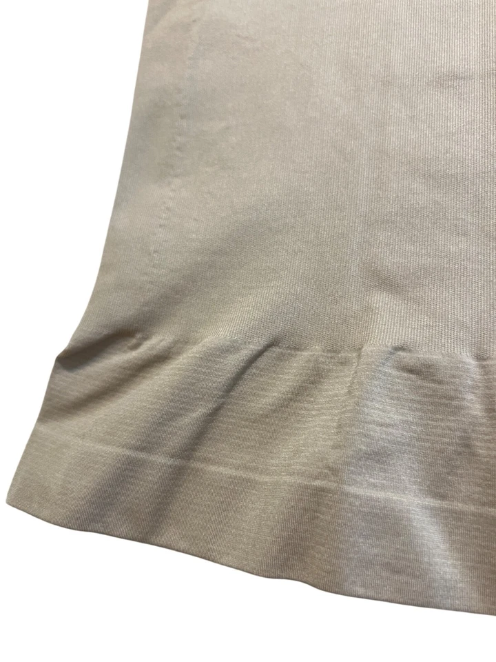 Camiseta sin mangas Marilyn Monroe íntimates sin mangas moldeadoras beige nude talla M nueva sin etiquetas Foto 2 de 4