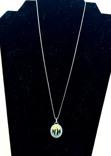 Vintage Christian Catholic Silver Chain Round Pendant necklace with Virgin Mary
