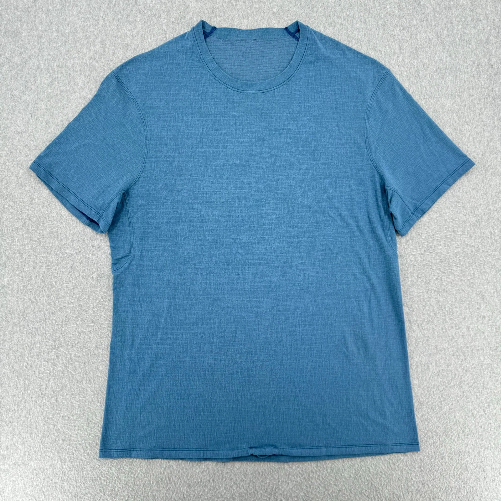 Lululemon Shirt Men's XL Blue Short Sleeve Lightweight Gym Activewear Tee