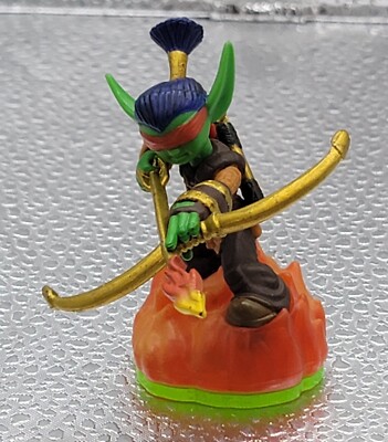Activision Figurine Skylanders : Spyro's Adventure - Flameslinger - Comparer avec