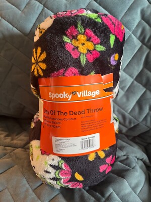 CVS HALLOWEEN DAY OF THE DEAD PLUSH THROW BLANKET 50X60 -NEW