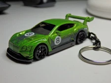 Hot Wheels 2018 Bentley Continental GT3 Racing with a Keychain Keyring