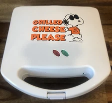 Grilled Cheese Sandwich Maker Peanuts Snoopy Woodstock Works Smart Planet SGCM-2