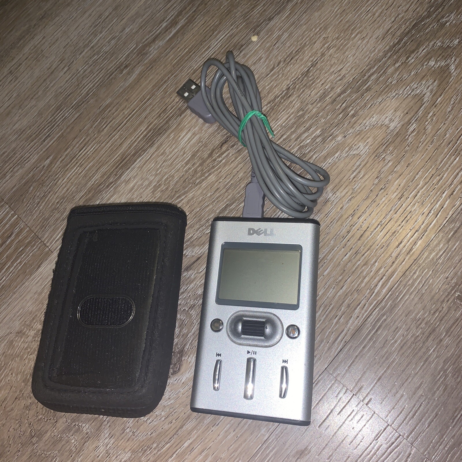 Dell Digital Jukebox MP3 Music Pocket Model HV03T 5GB White *NEEDS NEW