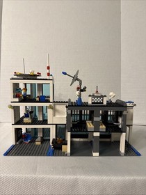 LEGO CITY Police Station 7498 With Vehicles