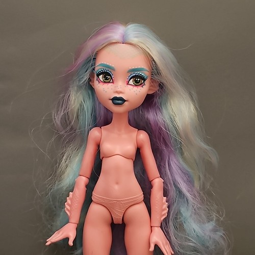 Monster High Monster Fest Lagoona G3 Nude Doll Blonde, Purple, Blue Hair - Picture 6 of 7