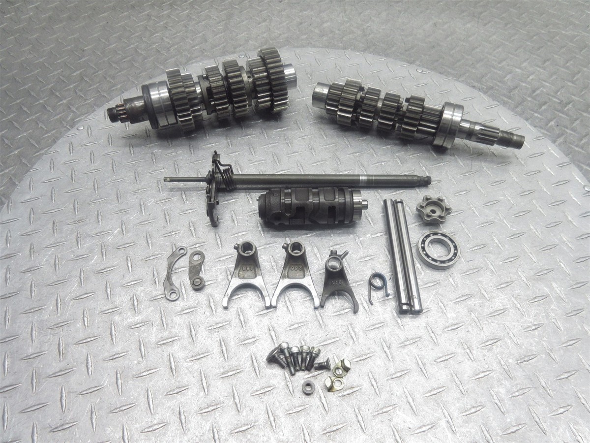 KAWASAKI Z1000 OEM ENGINE MOTOR TRANSMISSION TRANNY INPUT SHAFT