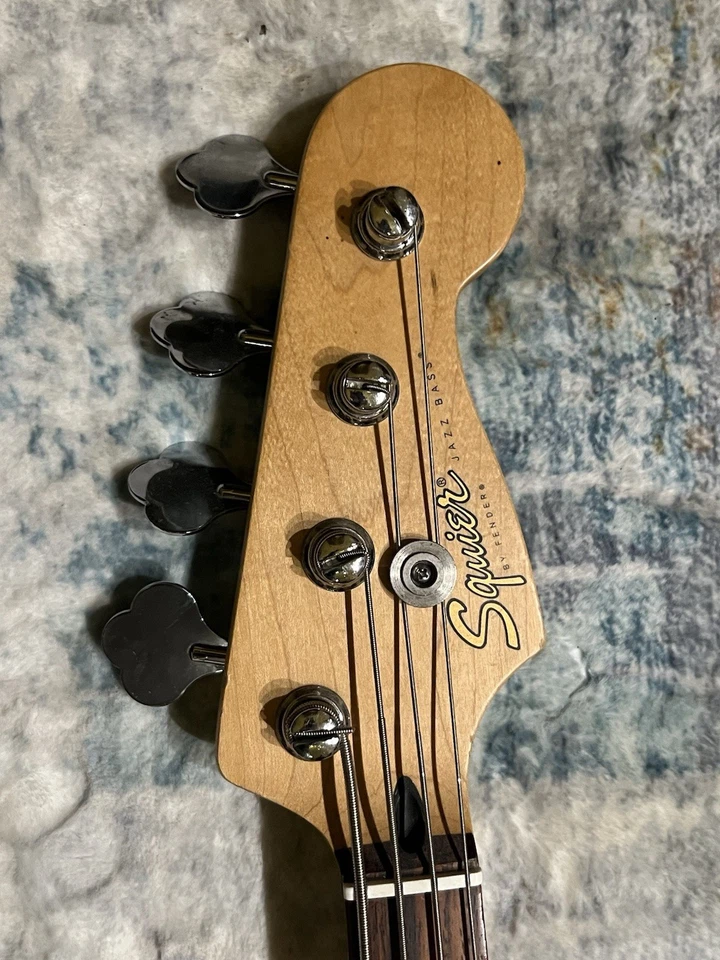 复古 1998 年 Fender Squier 爵士贝斯 墨西哥制造 北极白色 — 第 3/4 张图片