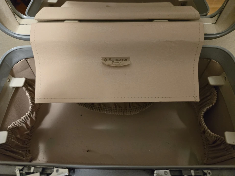 Maleta de tren cosmética vintage Samsonite Borgoña equipaje de mano - sin llave Foto 3 de 4