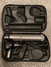 Welch Allyn Otoscope Set with AA handle and Hard Case