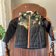 Nike Little Kids Black / Camouflage Puffer Jacket Size 2T