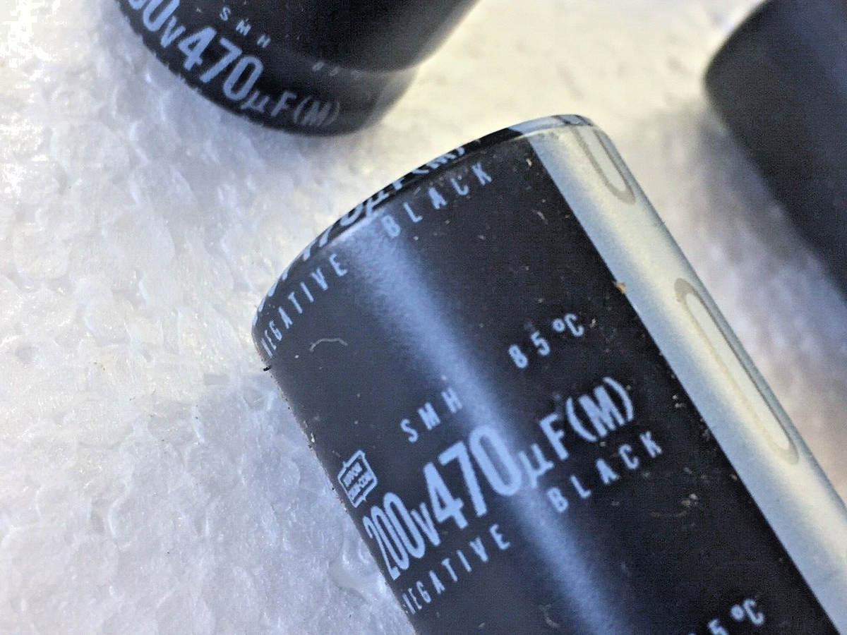 5 Condensatori Elettrolitici 470µF 200V 85°C - United Chemi-Con SMH200VNSN470M - Foto 11