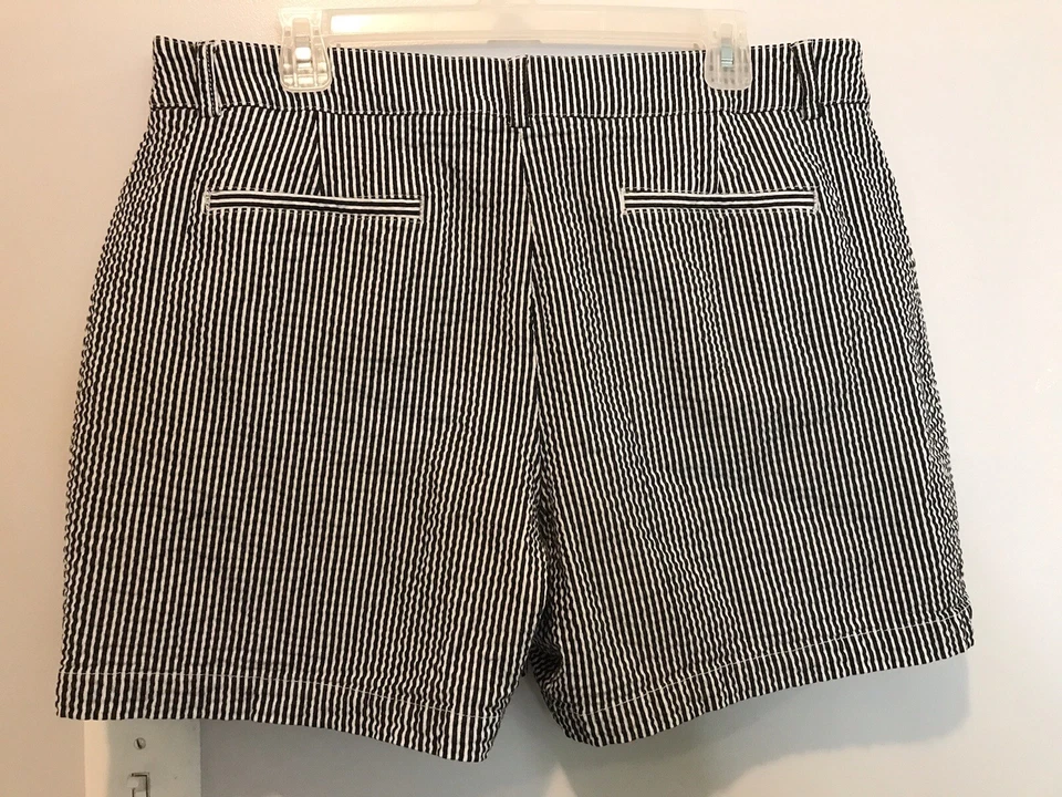Pantalones Cortos Jones New York Sport Elastizados Negros/Blancos Rayas Seersucker Talla 16 Foto 4 de 4