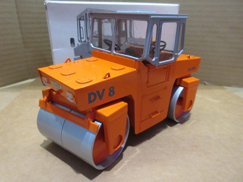 NZG Modelle No. 224 HAMM DV8 Roller - 1:25 scale Diecast Model Construction Toy - Picture 9 of 13