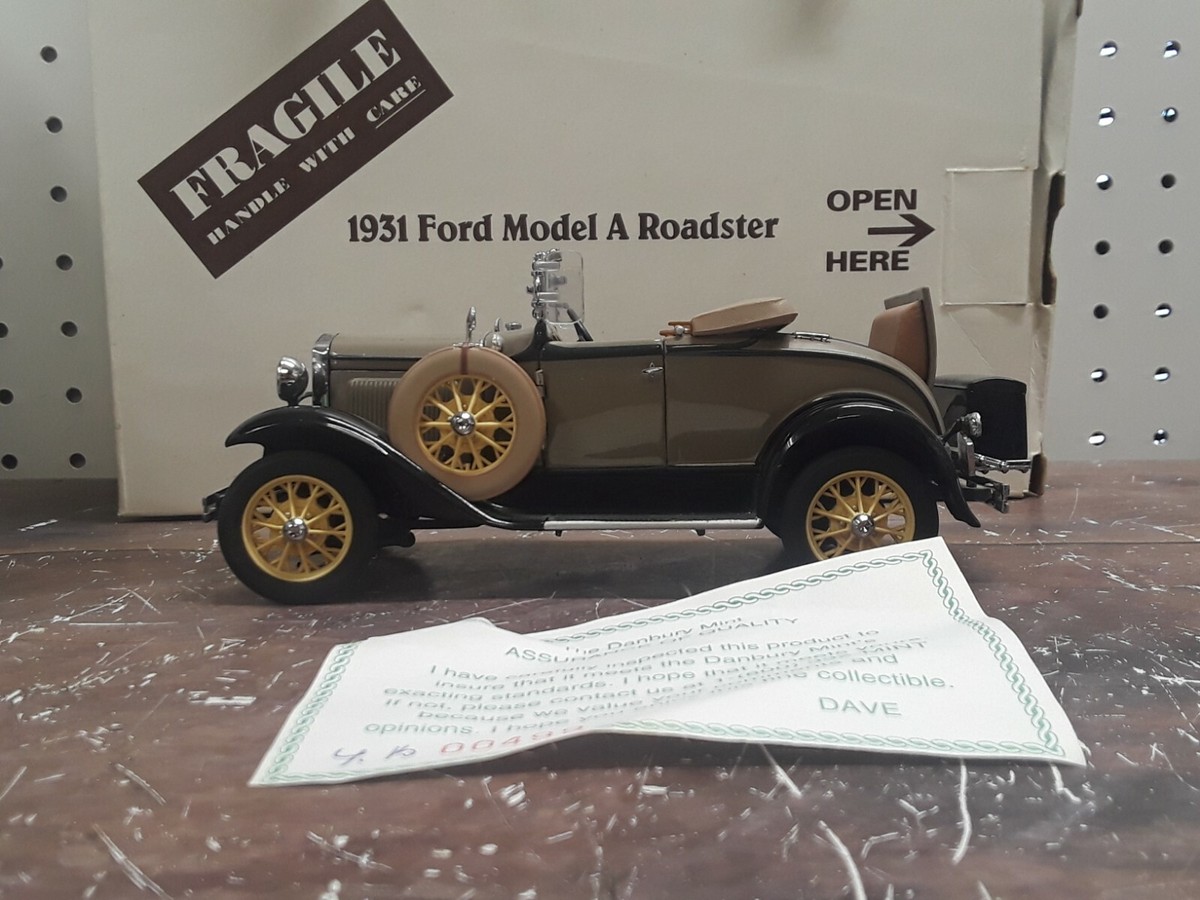 Danbury Mint,1931 Ford Model A Deluxe Roadster, Convert,1/24 scale