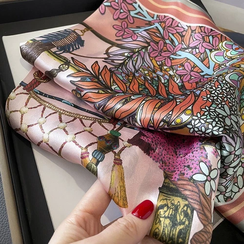 Bufanda cuadrada 100 % seda para mujer vintage rosa negro pañuelo pañuelo envolvente 68*68 cm - Imagen 4 de 6