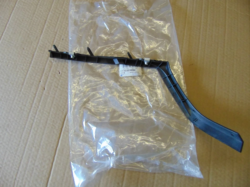 2001-2005 PONTIAC AZTEK FRONT BUMPER BRACKET ASSEMBLY 10303054 - Image 4 of 4