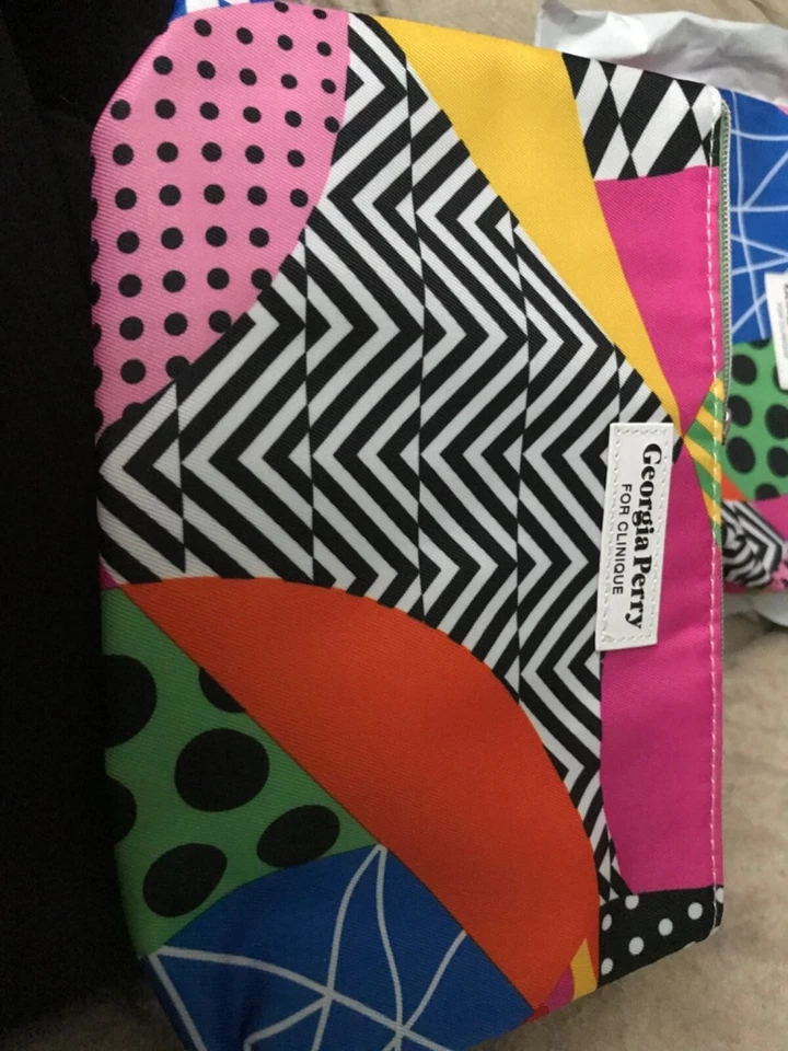 NUEVO Lote de 4 Paleta de Maquillaje Resaltadora Victoria's Secret Reventa $72.00 Precio de venta sugerido por el fabricante etiquetas Foto 3 de 4