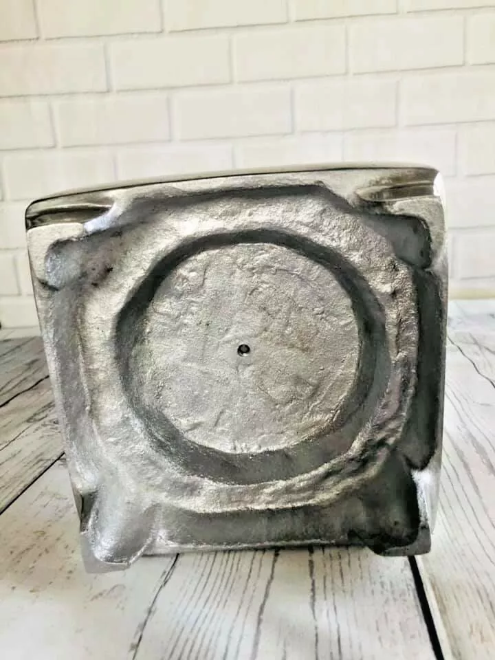 Soporte para candelabro de pilar de metal plateado de aluminio pulido Foto 4 de 4