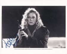 KATHLEEN TURNER signed Autogramm 20x25cm VI WARSHAWSKI in Person autograph COA
