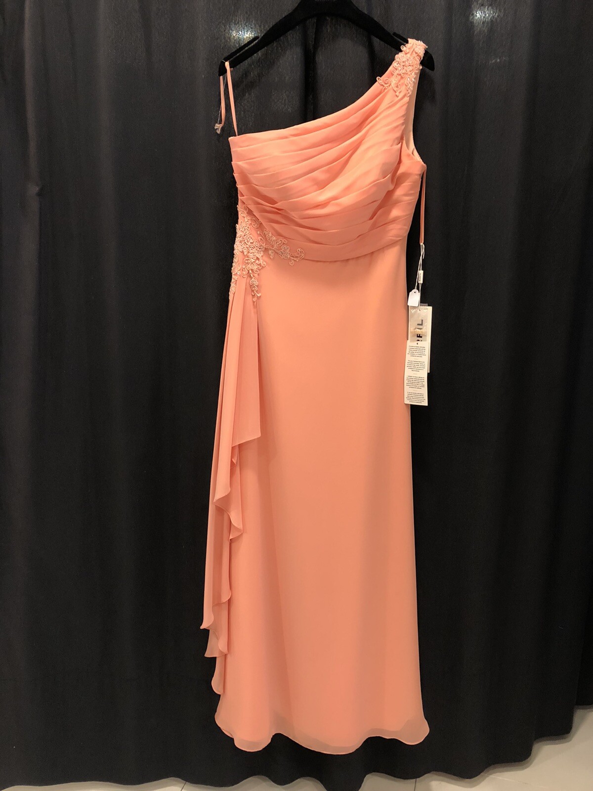 Vestido largo fiesta marca Marfil. Talla 44 Precio tienda 365€ Incluye foulard