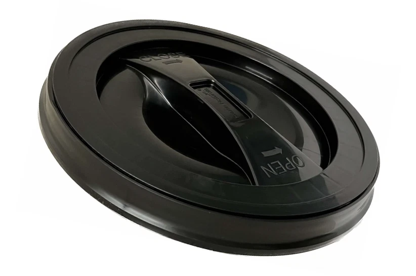 2 Gallon screw on Black lids for 2 Gallon buckets( Pack of 4 lids)