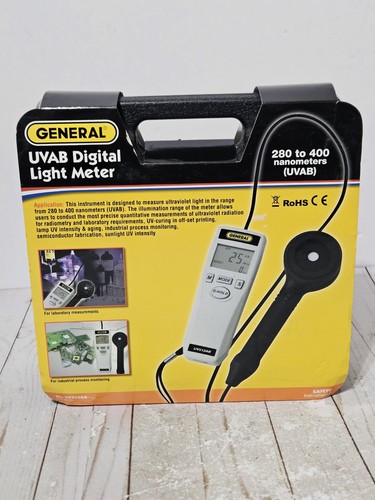 General UV AB Digital Light Meter 280-400 Nanometers UV513AB With Case