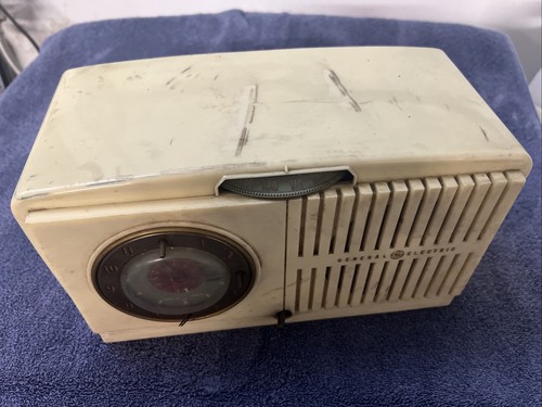 Radio sveglia a valvole General Electric modello 516F vintage anni 50 ricambi radio - Foto 2 di 13