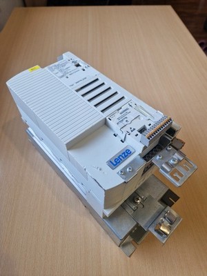 Lenze Vector 8200 E82EV752_4C200 7,5kW 400V Frequenzumrichter Inverter Drive
