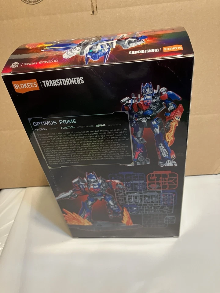 BLOKEES TRANSFORMERS CLASSIC CLASS OPTIMUS PRIME MODEL KIT - Image 2 of 3