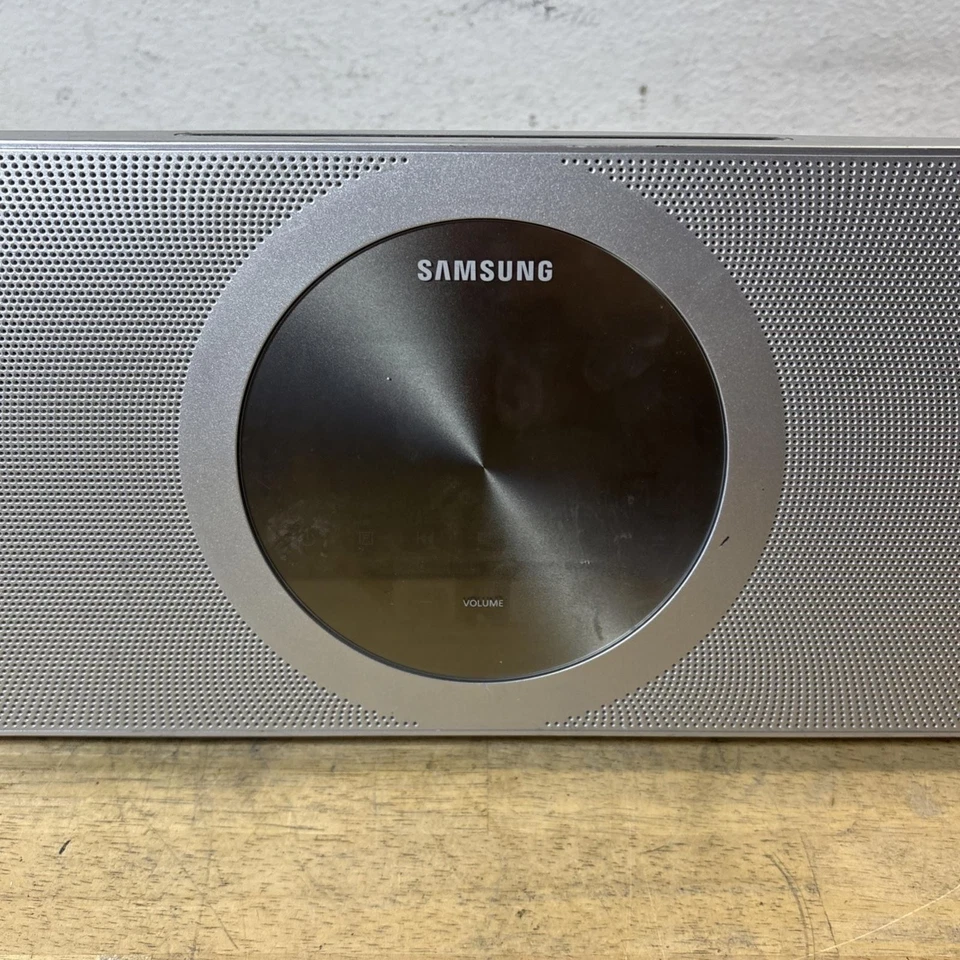 Samsung MM-D470D Micro Sistema DVD CD FM Reproductor iPod Dock ENCENDIDO SIN PROBAR LEER Foto 2 de 4